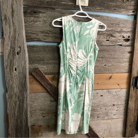White/green fitted, sleeveless dress size 2 - Picture 3 of 3